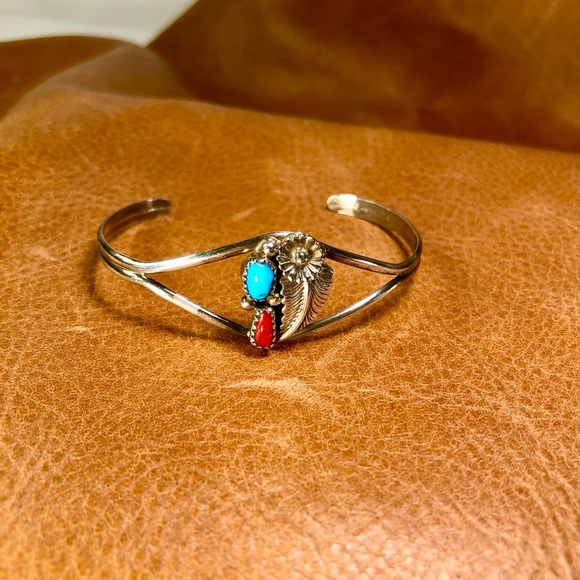 VTG NAVAJO TURQUOISE CORAL STERLING D CUFF AMERICAN INDIAN - Picture 3 of 12